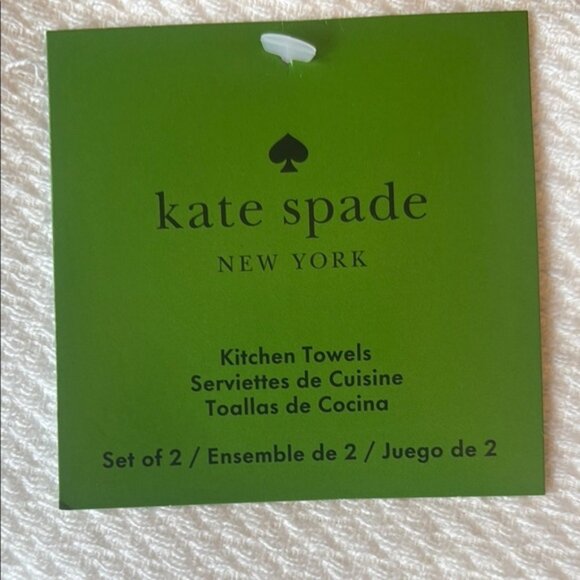 NWT Kate Spade Cherry Print Oven Mitt and Towels Set - Picture 4 of 5